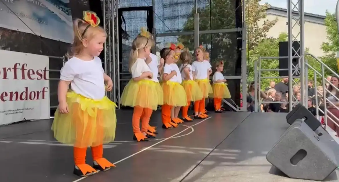 Unsere Nachwuchsgruppe Mini Lions auf der Bühne