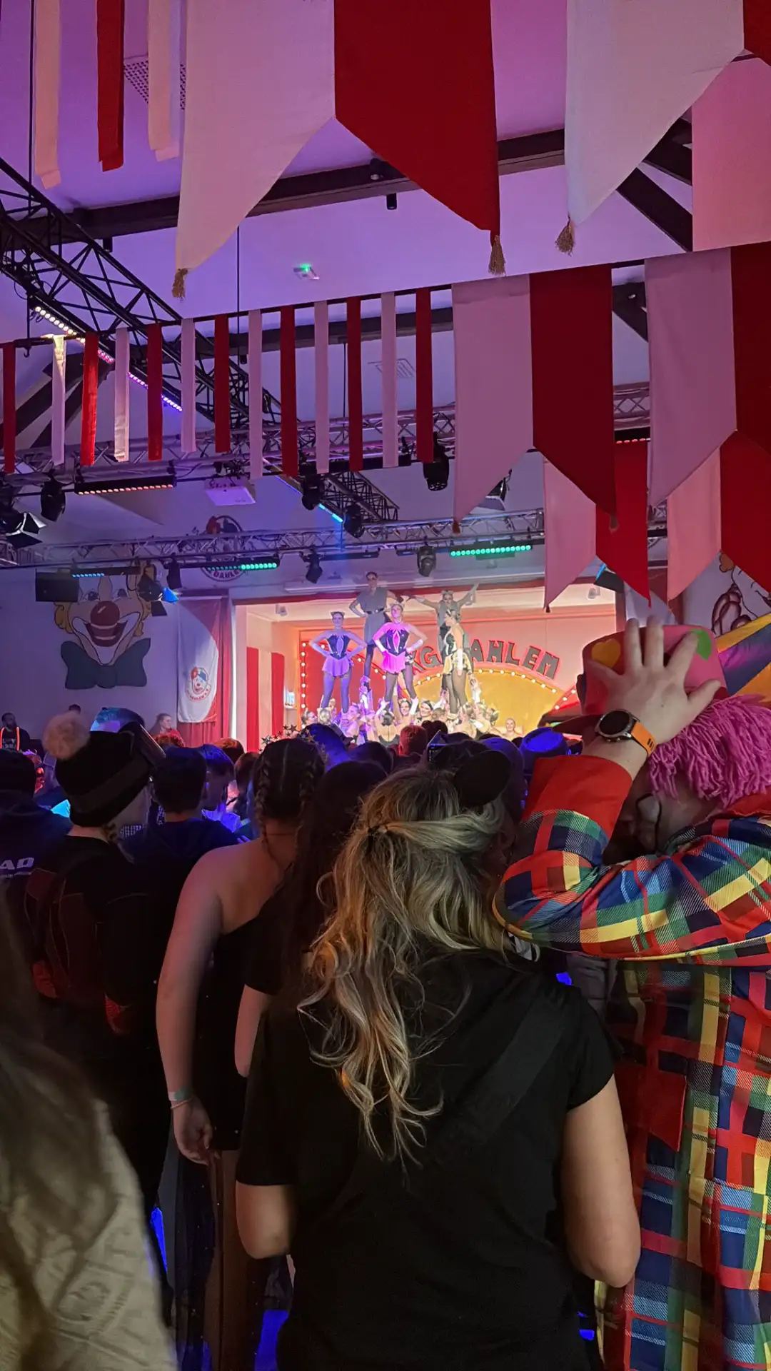 Fünf Auftritte, ein Abenteuer – Der letzte Sessionstag der Magic Girls als „Glückskatzen – Auf der Suche nach dem ganz großen Glück“ 5 Magic Girls in Dahlem