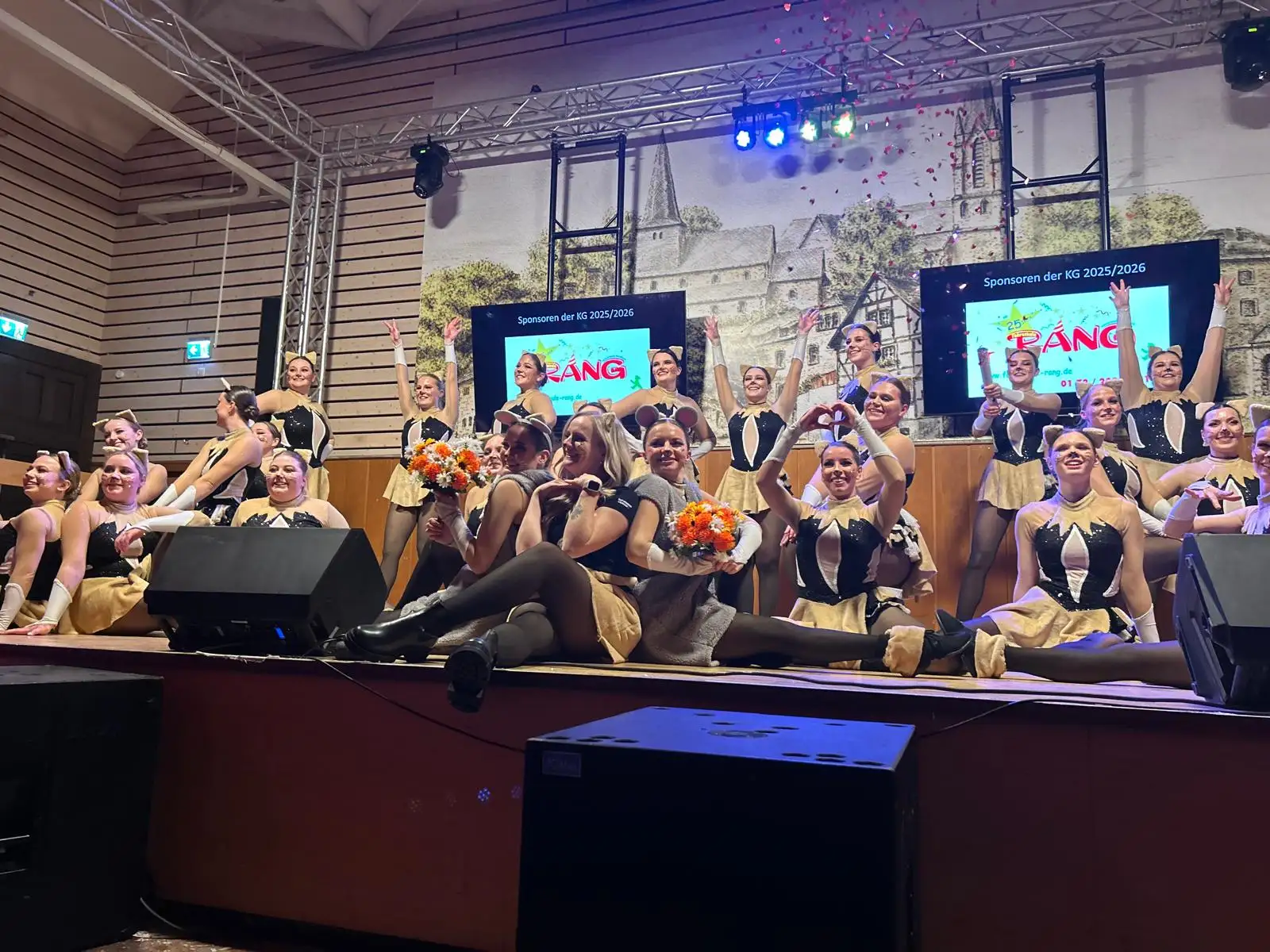 Fünf Auftritte, ein Abenteuer – Der letzte Sessionstag der Magic Girls als „Glückskatzen – Auf der Suche nach dem ganz großen Glück“ 6 Magic Girls in Odendorf